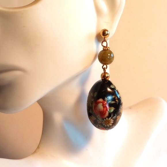 VINTAGE CLOISONNE HAND PAINTED PORCELAIN DANGLE/DROP EARRINGS 2 1/4" LONG. - Picture 2 of 6